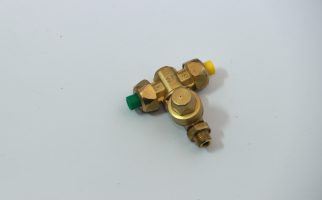 Nosač dizne dvojne za atomizer